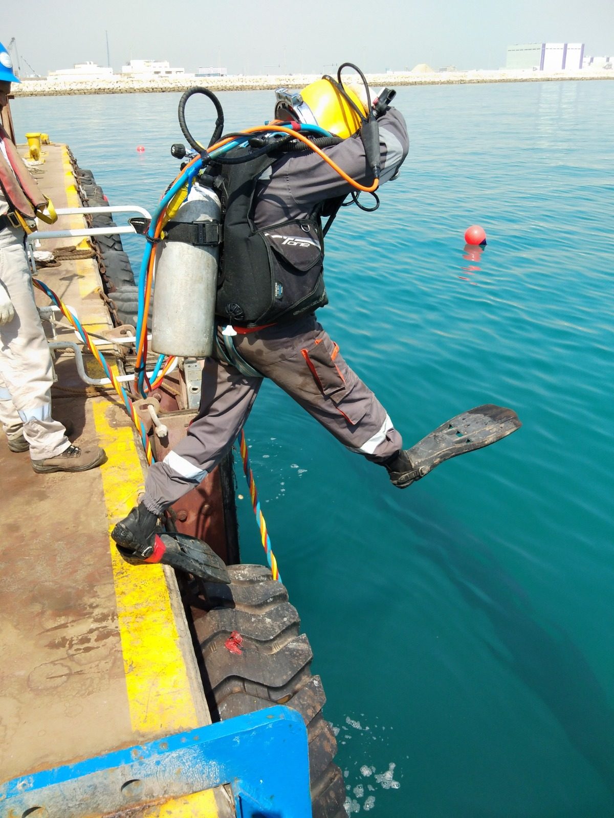 HDS diver entering the water for subsea cable operations